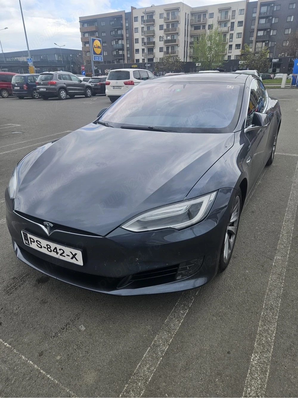 Tesla model S 75