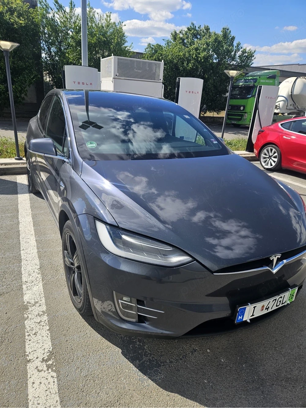 Tesla Model X 90D Free supercharging