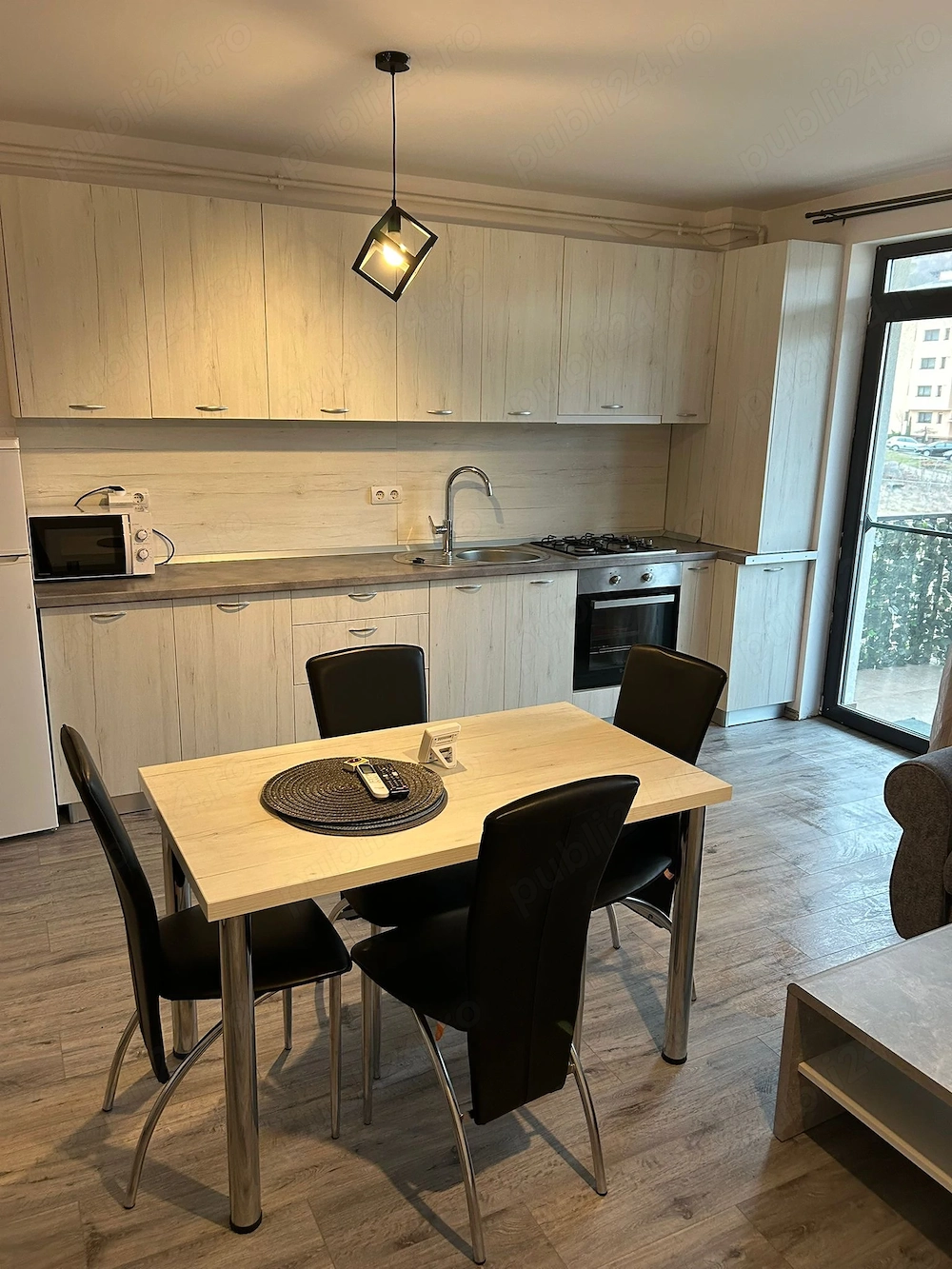 Inchiriez ap 2 camere in Floresti