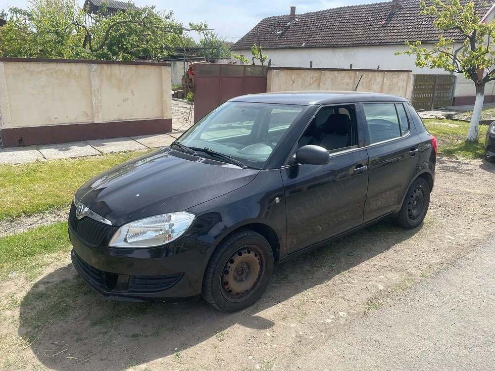 Vând skoda fabia 2013