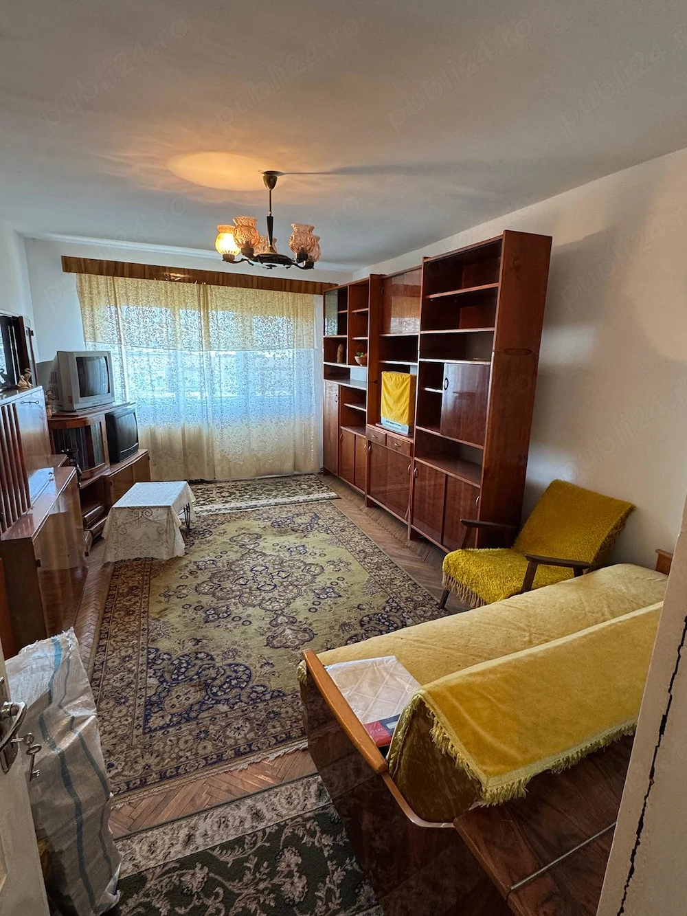 vand apartament 3 camere zona zona Stomatologie, decomandat