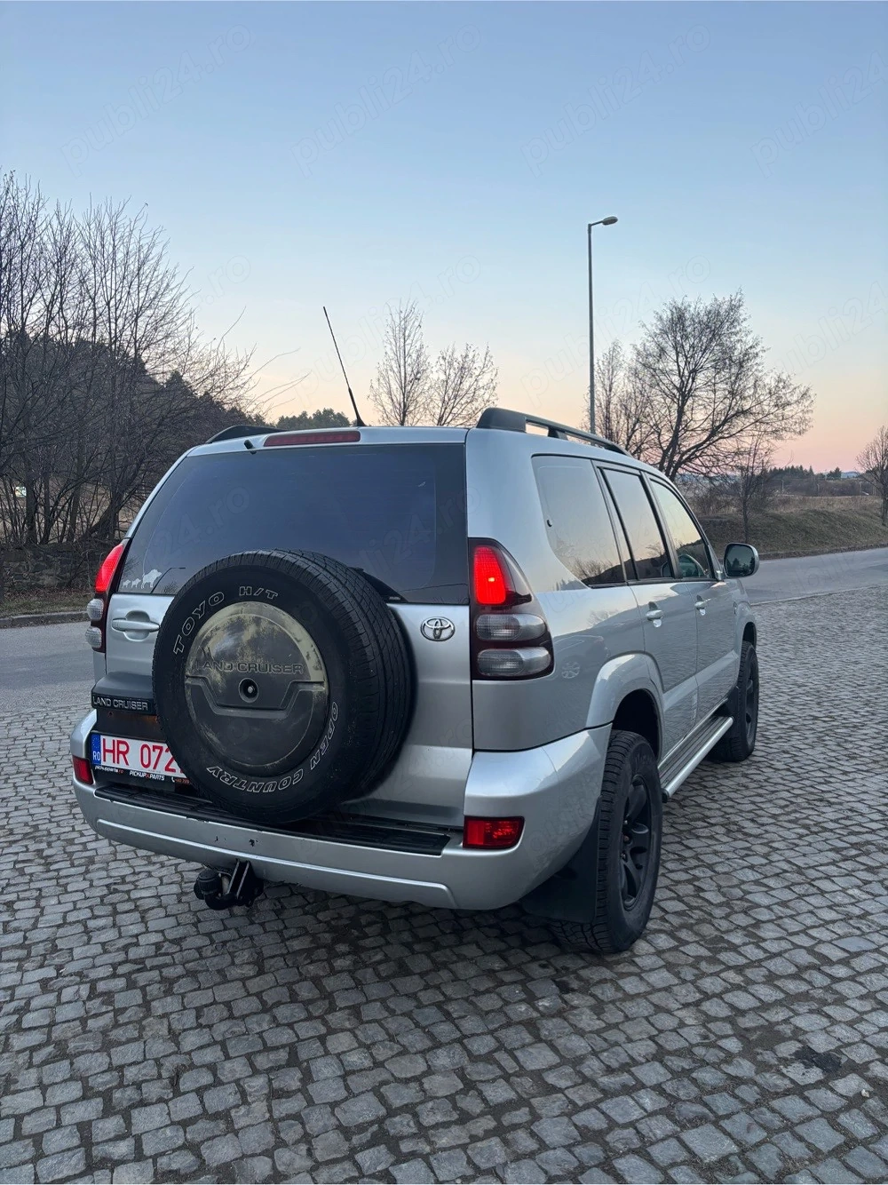 Toyota Land Cruiser J120 Autoutilitara