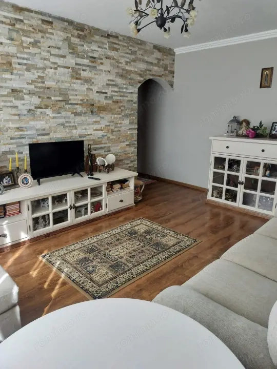 Apartament 3 camere, 53.97 mp, zona Craiovita Nouă
