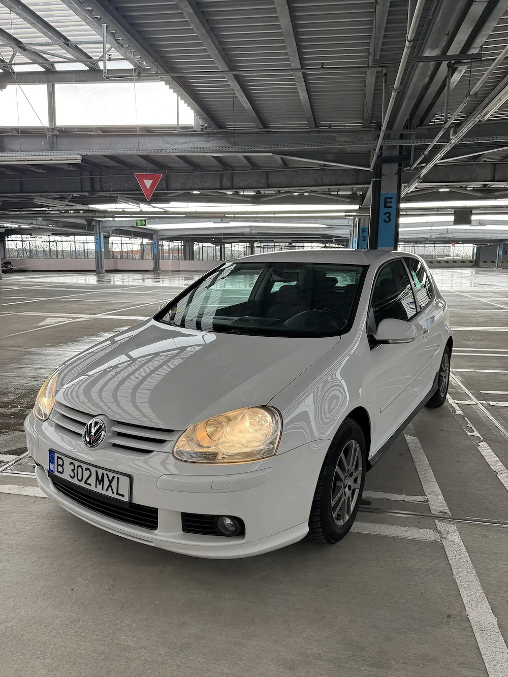 Volkswagen Golf 5 1.6  benzină,an 2008-Model 2009
