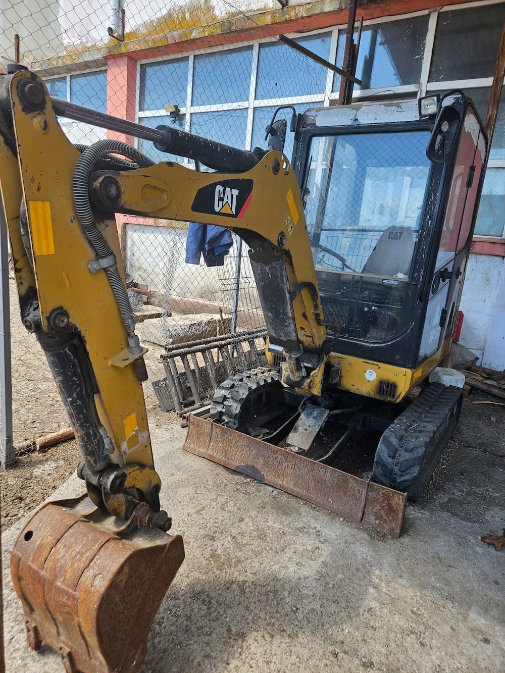 Vand miniexcavator Caterpillar 301.8