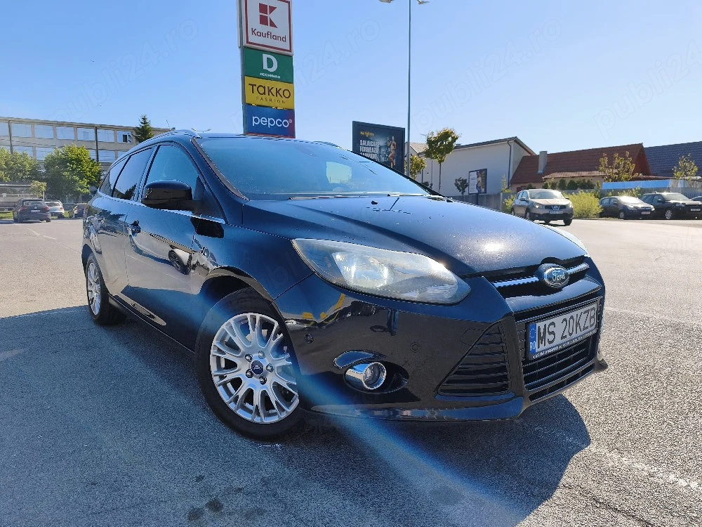Vand FORD FOCUS 1.6 tdci,  DISTRIBUȚIE  si pompă apă recent facută