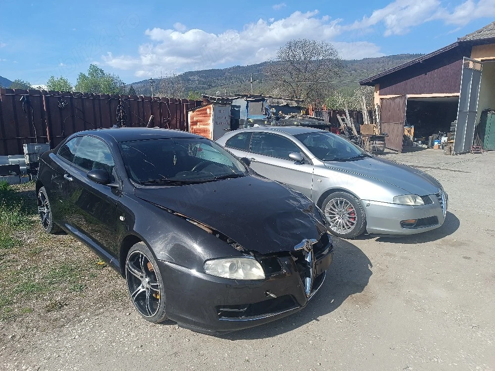 Vand doua Alfa Romeo GT 