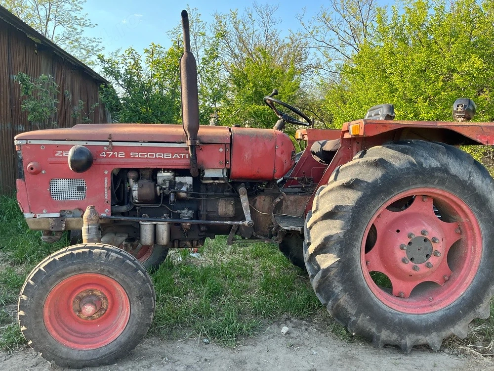 Vand tractor zetor 4712