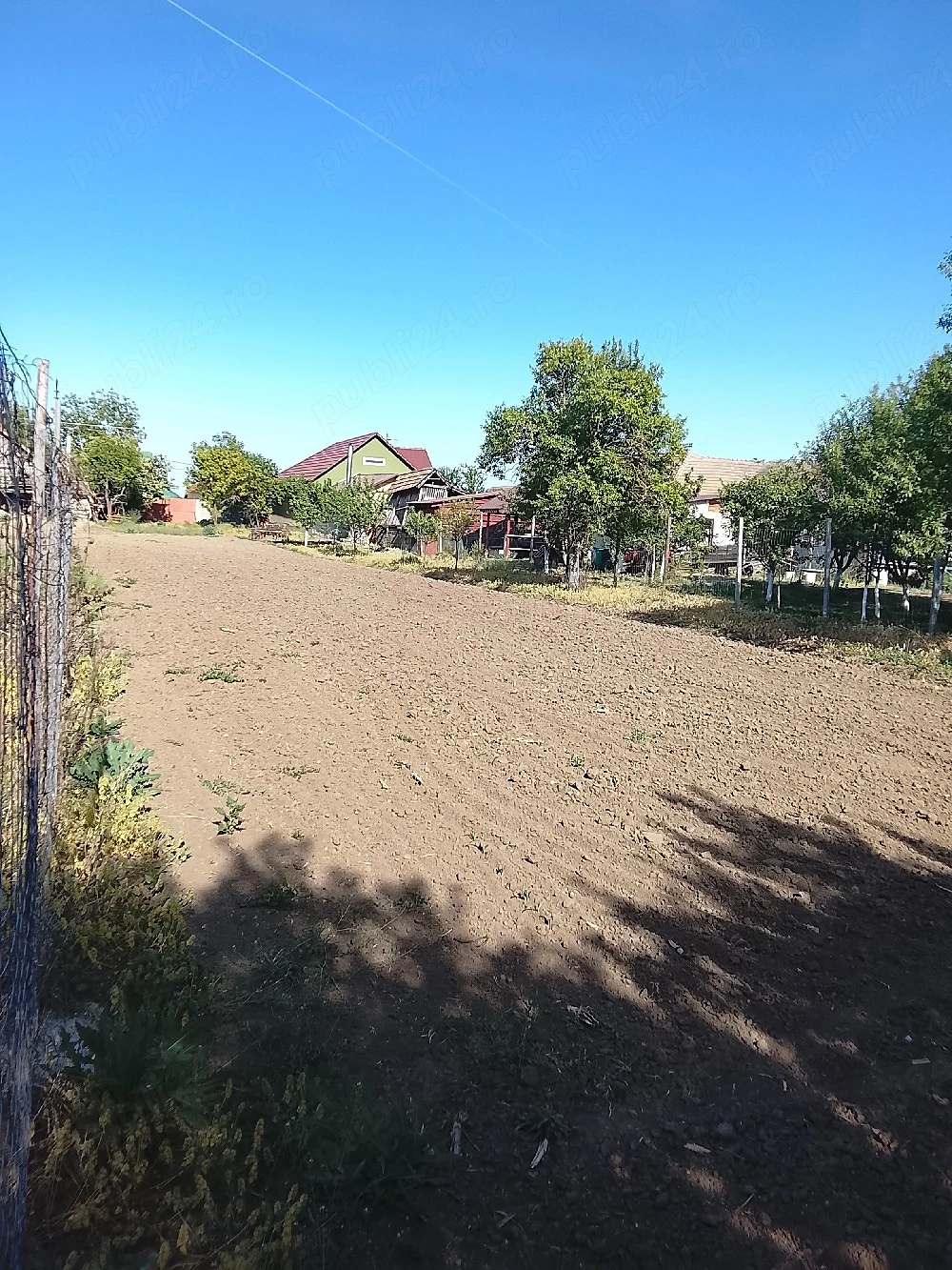 Teren de vanzare in 2 rate,  zona ultracentrală ,la soseaua pricipală