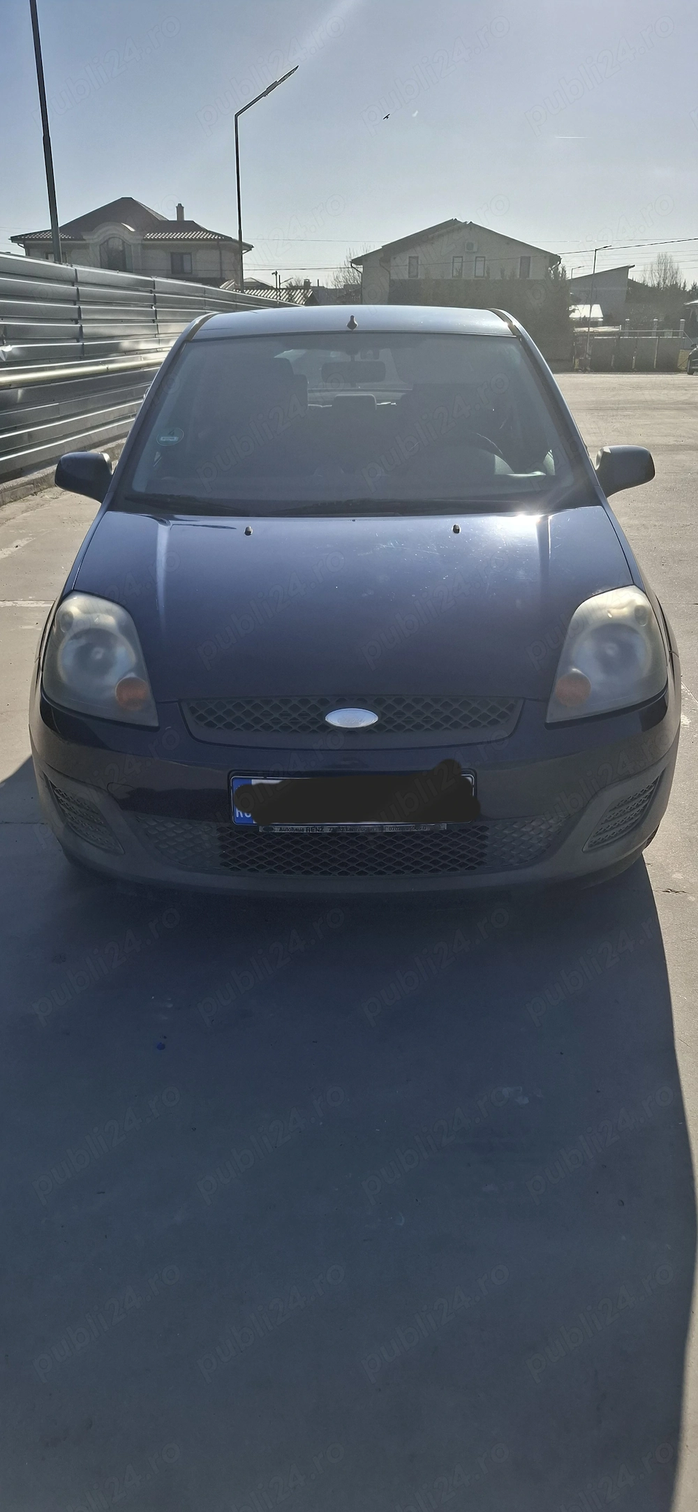 Vând Ford Fiesta