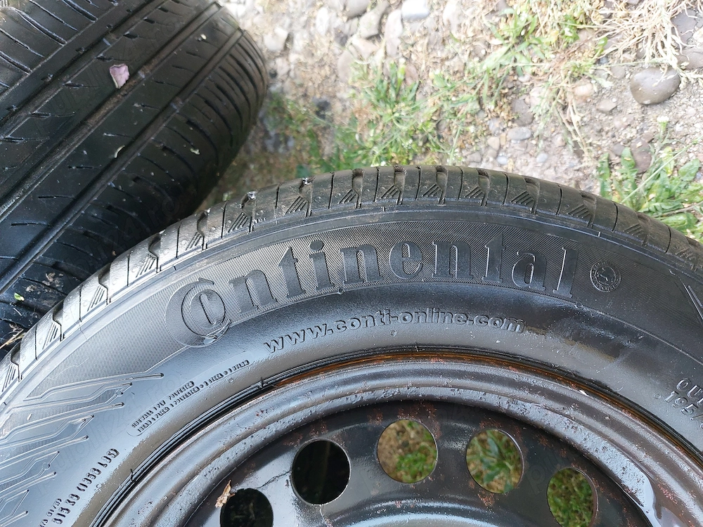 Vând cauciucuri 195/65/15 opel h 5 gauri