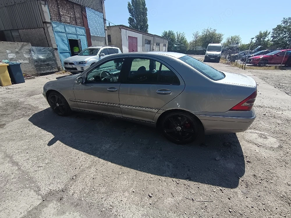 Vând Mercedes c220 