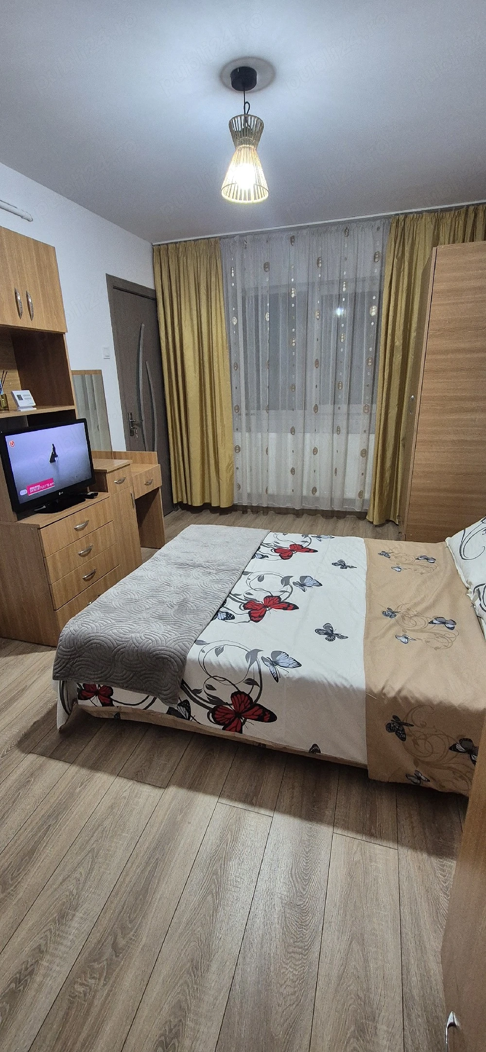Închiriez garsoniera