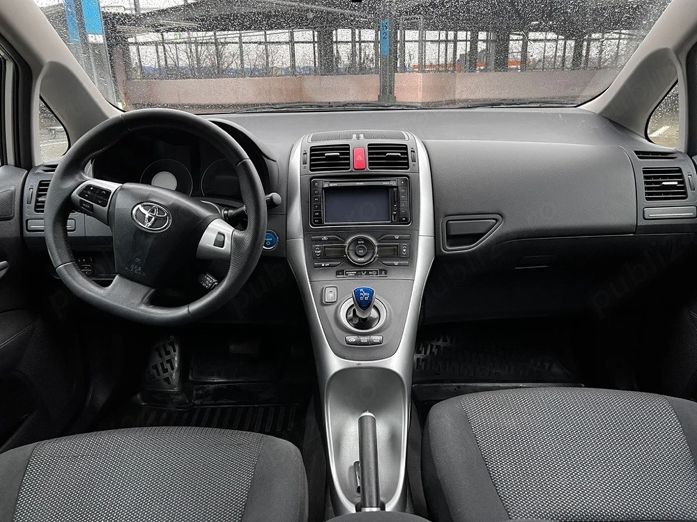 Vand Toyota Auris Hybrid