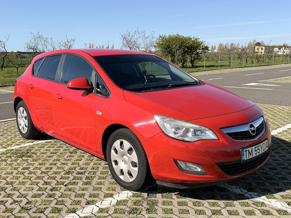 Opel Astra J Hatchback 1.7 CDTI 2010
