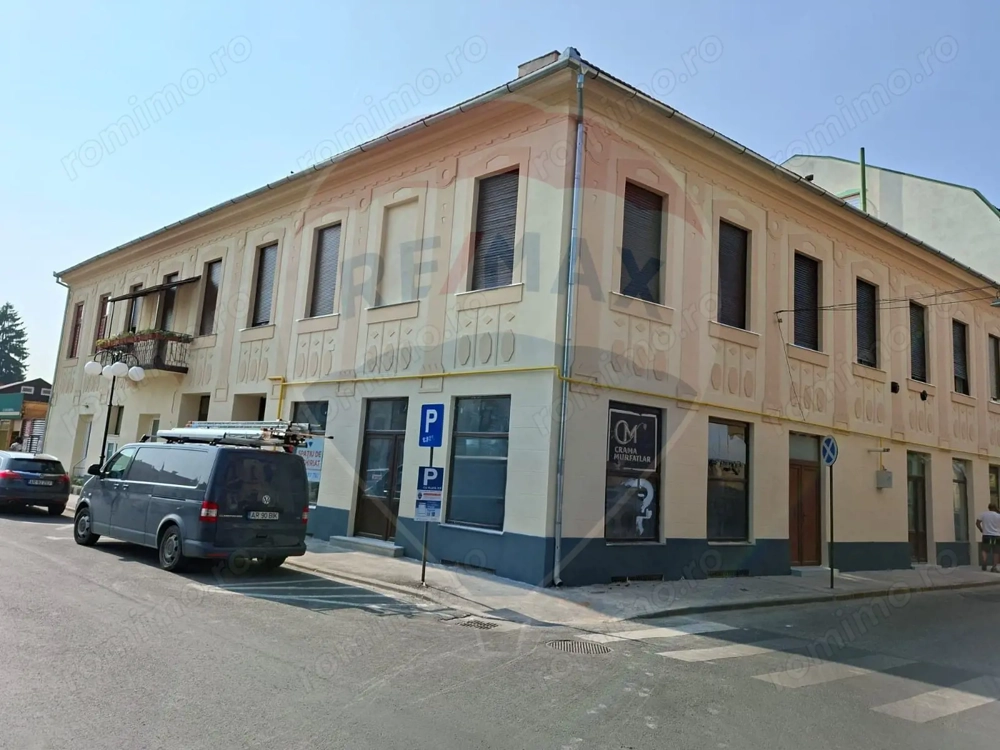 Spațiu comercial 75 mp  Piata Catedralei. Vitrină si acces din stradă
