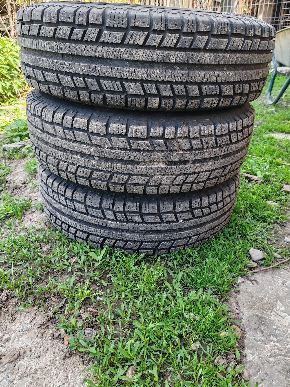 Vând jante cu anvelope! 175 / 70 R14