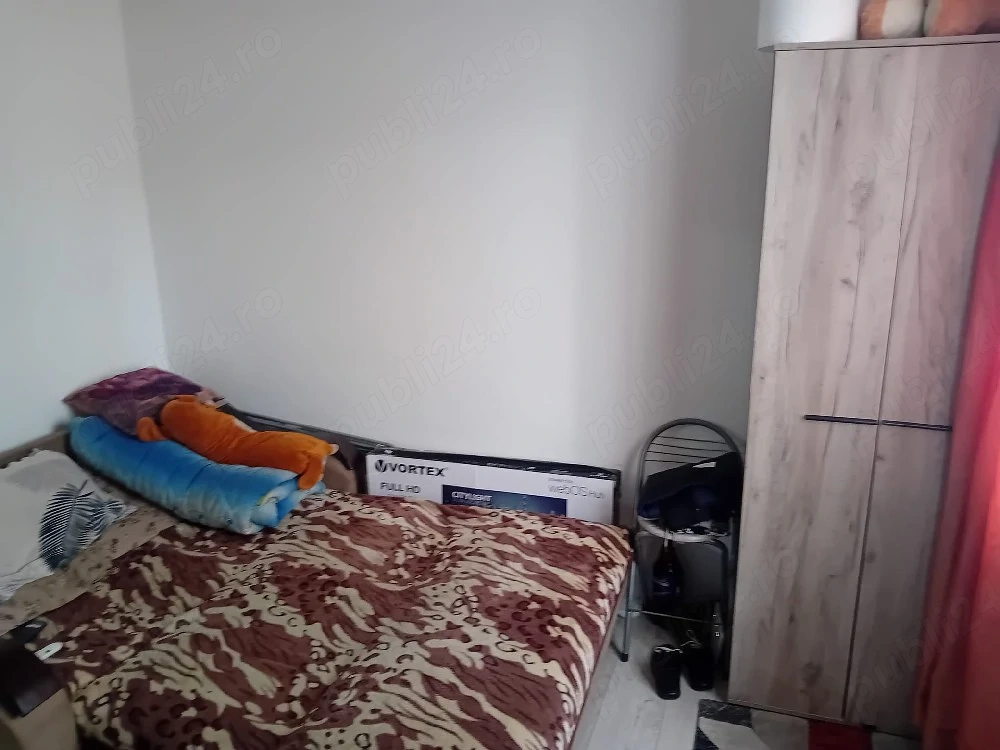 Garsoniera,18mp,etaj3, la cheie