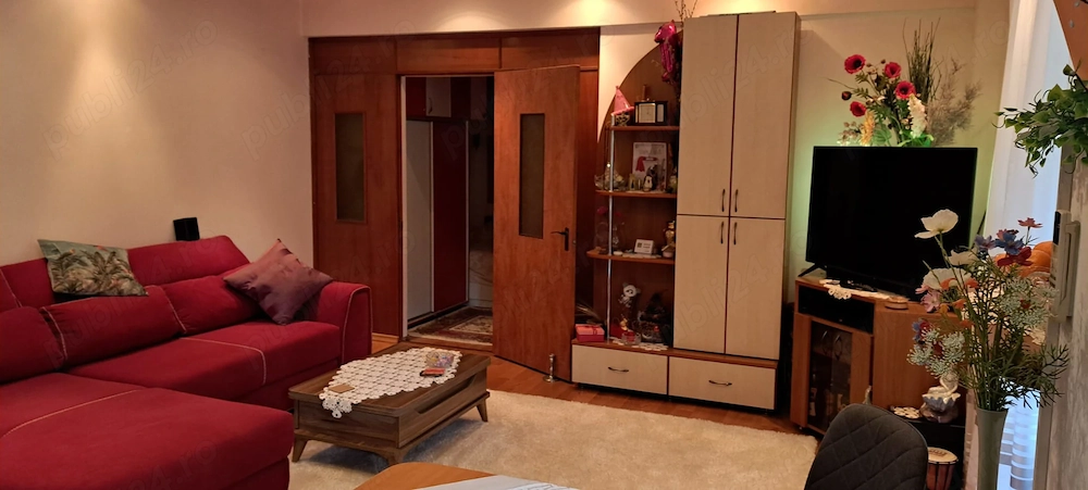 Apartament 2 camere, decomandat, ultracentral, boxă 9 mp, garaj în spatele blocului