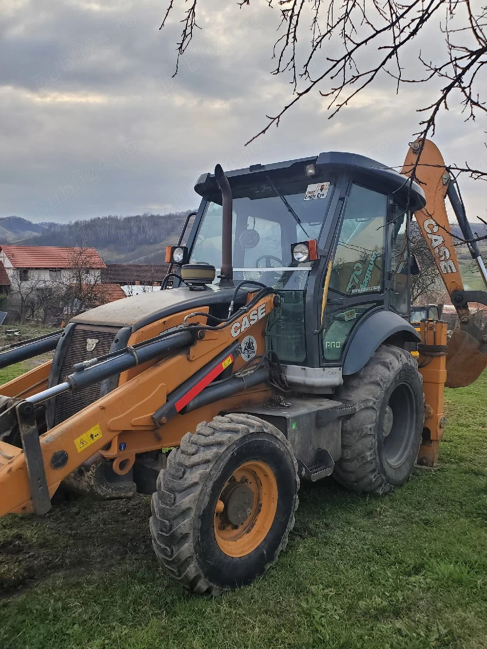 Vând  Buldoexcavator 
