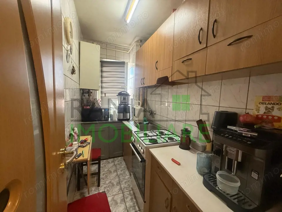 Apartament 3 camere renovat, etaj 3, 2 parcări, Florilor