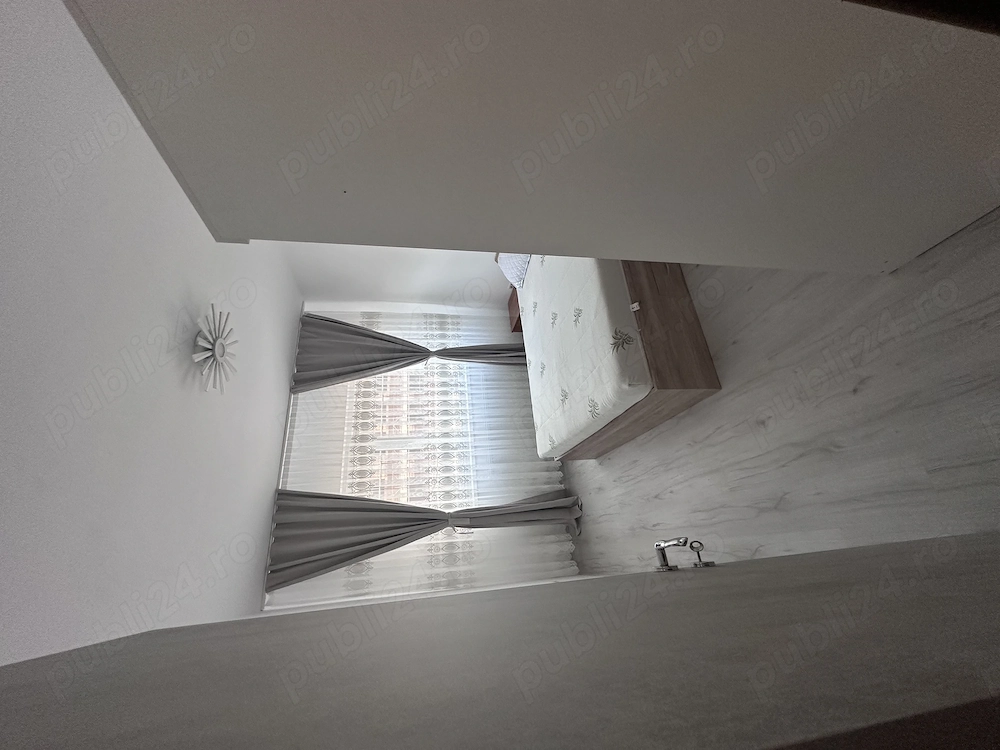 Închiriez apartament cu 2 camere