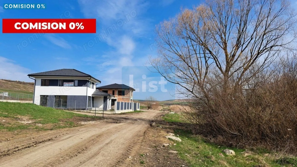 Casa superba cu garaj, aproape de padure