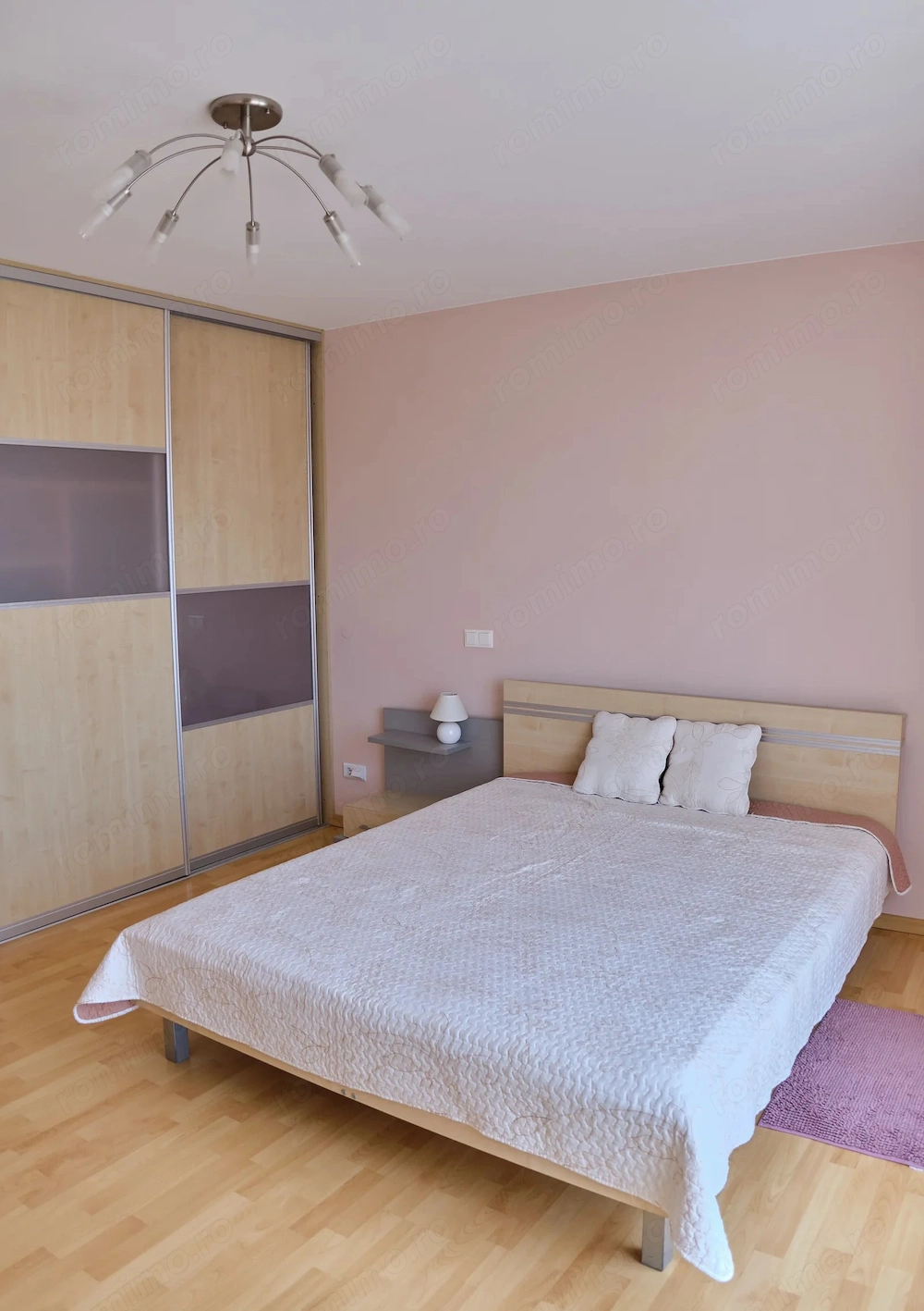 Apartament cu 2 camere de inchiriat in zona Complex Studentesc 