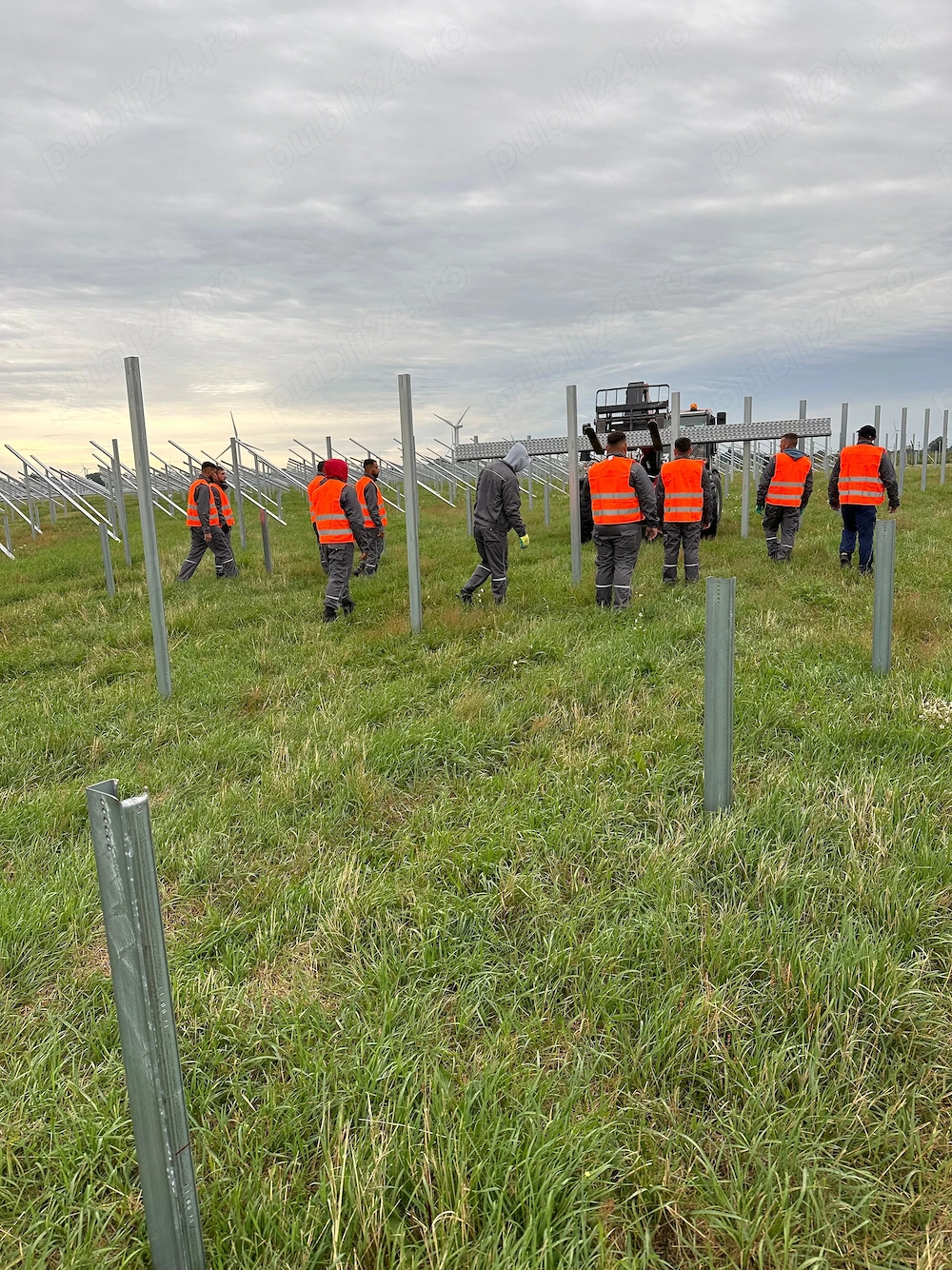 Angajam muncitori montaj panouri fotovoltaice Santier Germania