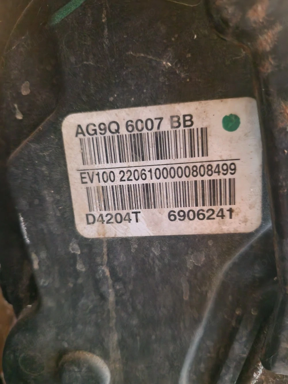 Vând motor ford