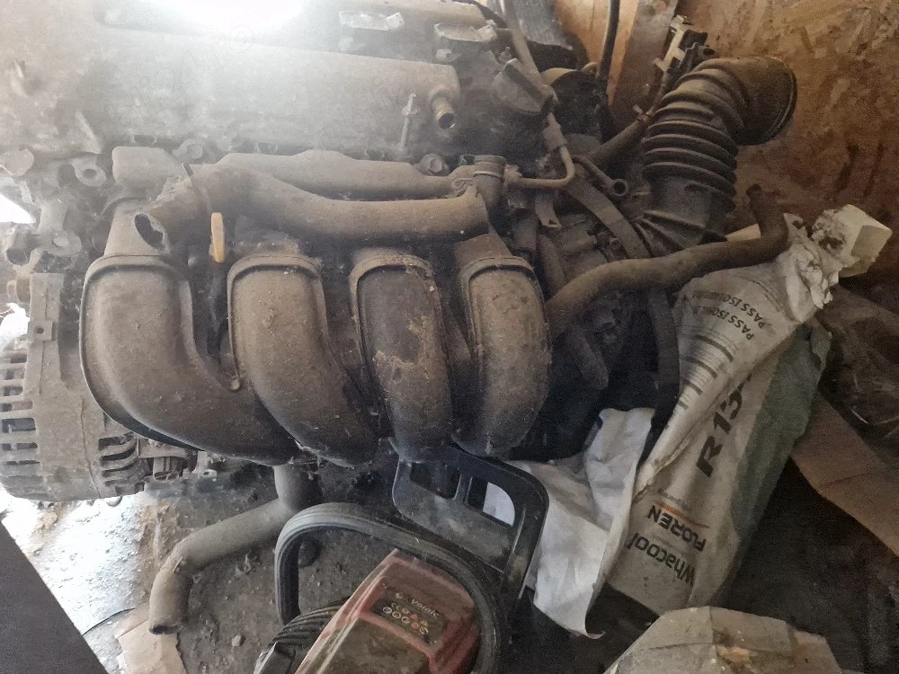 Vând motor Toyota 