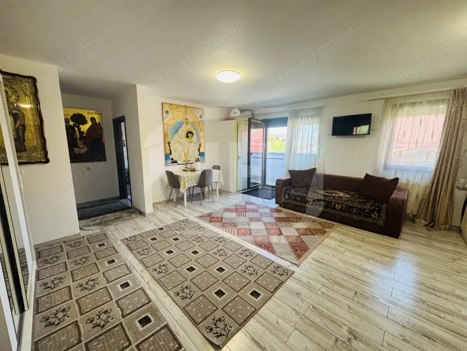 Apartament 3 camere, 2 bai, parcare subterana zona Sub Cetate