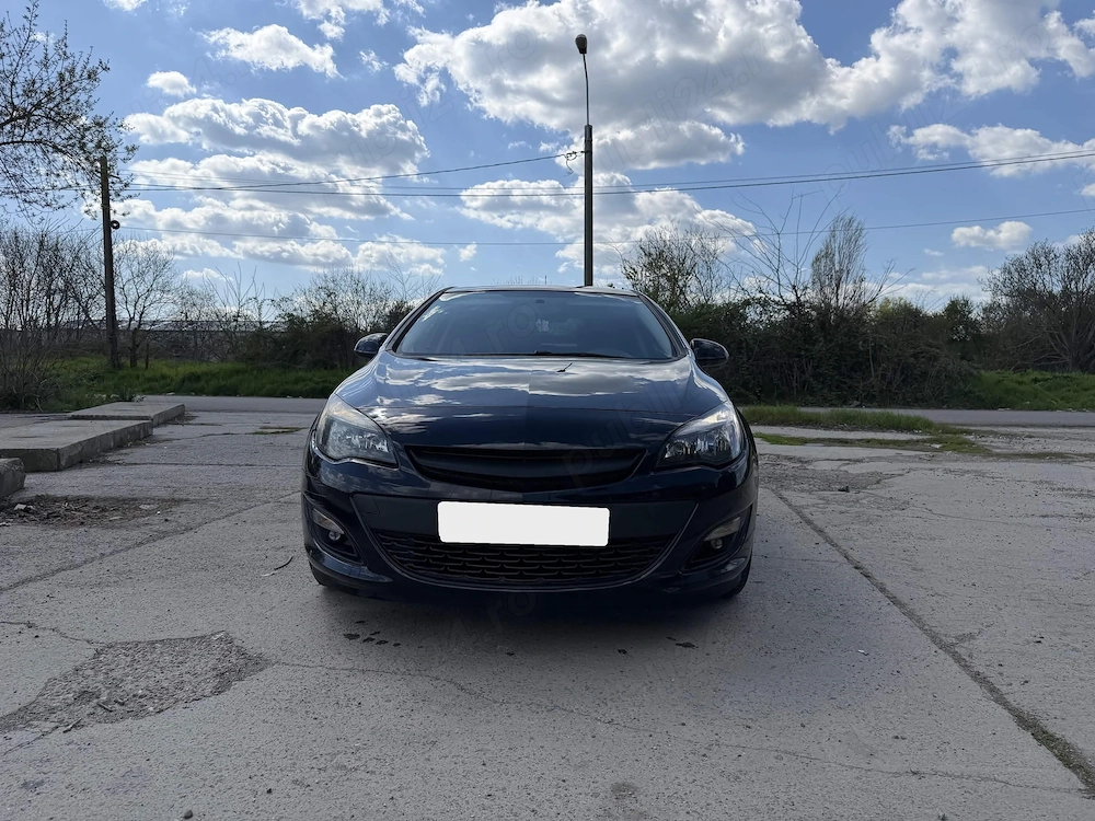 Opel Astra J Sedan 