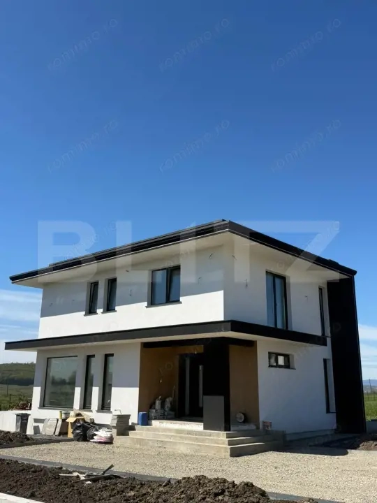 Casa superba, 5 camere, 126 mp, 6 ari teren, zona Patrauti