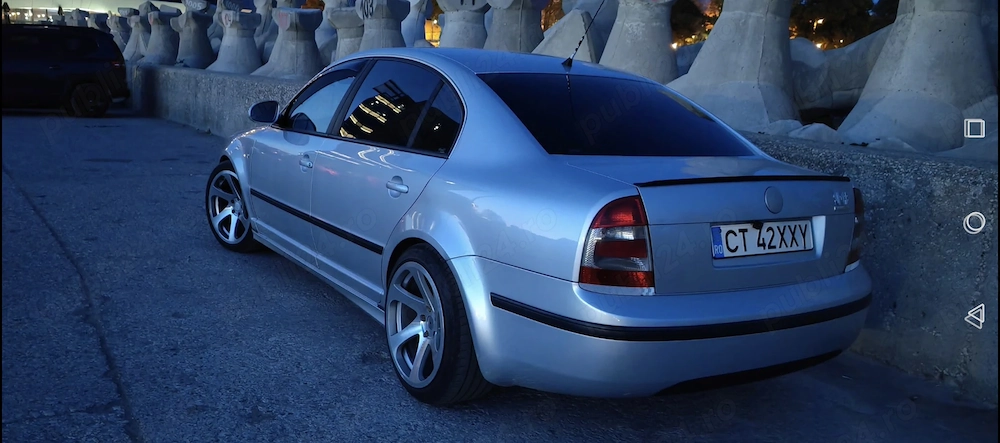 Skoda Superb an 2008 227 000 km 