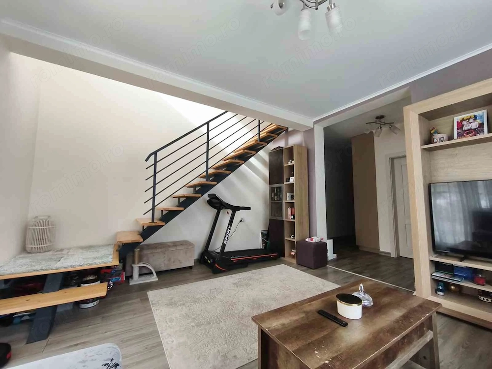 Casa de vanzare cu 3 camere  2 locuri parcare Giroc