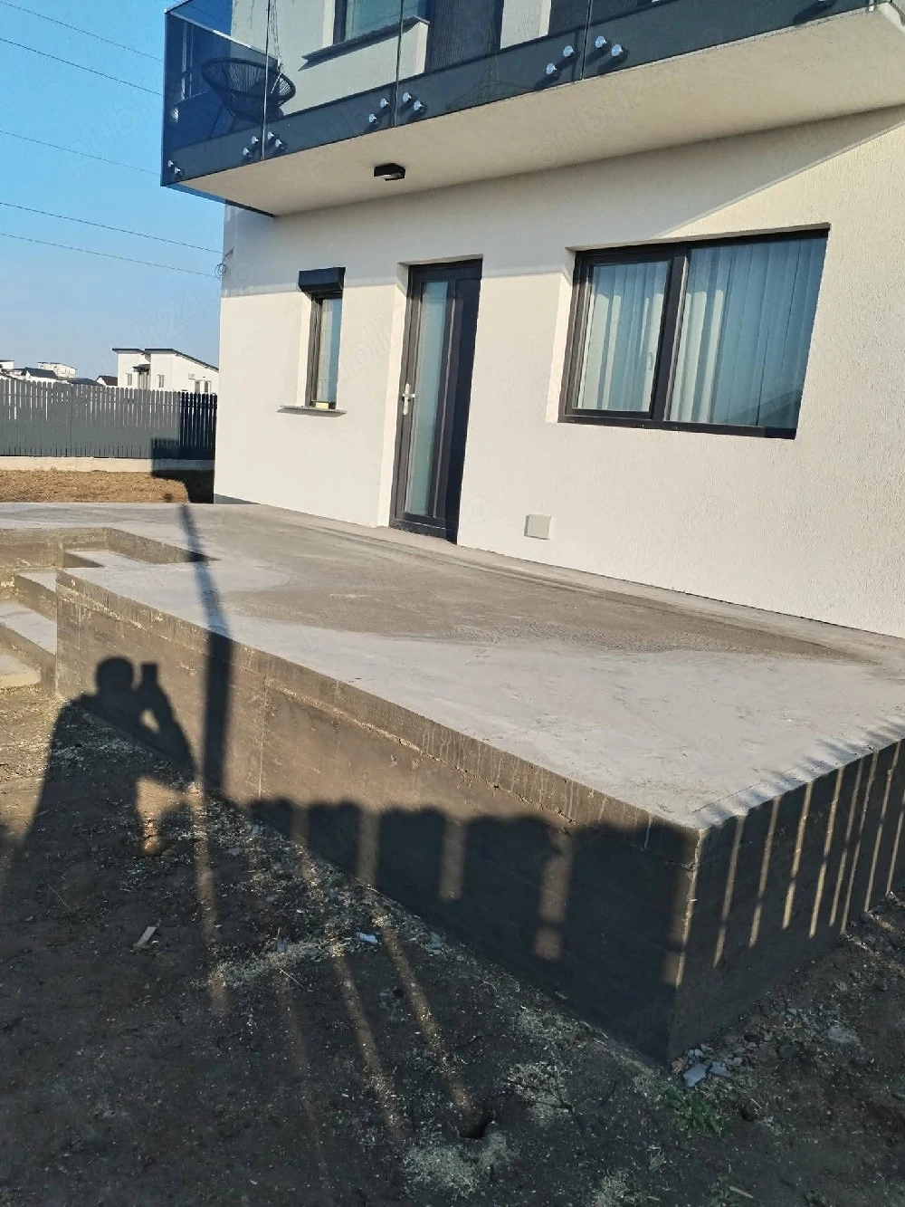Construcții 
