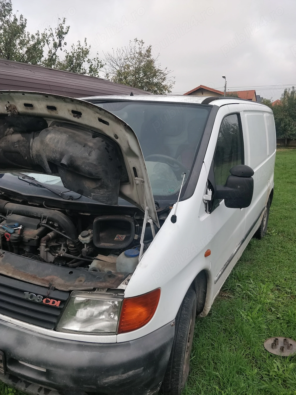 dezmembrez mercedes vito 108 638