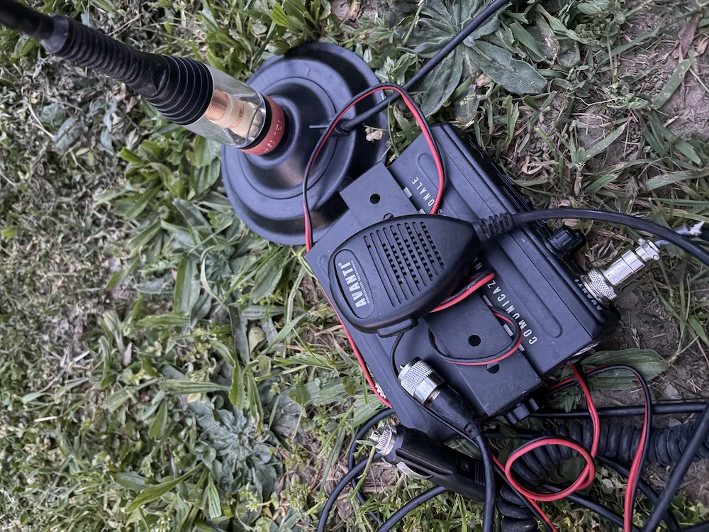 Stație CB Avanti Beta + Antenă – Pachet complet