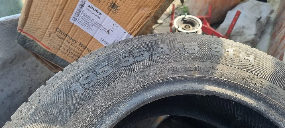 vand set anvelope 195/65/15 continental