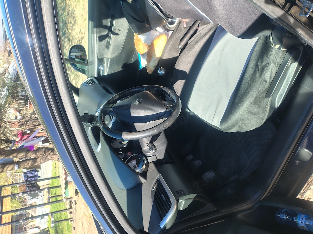 vând peugeot 