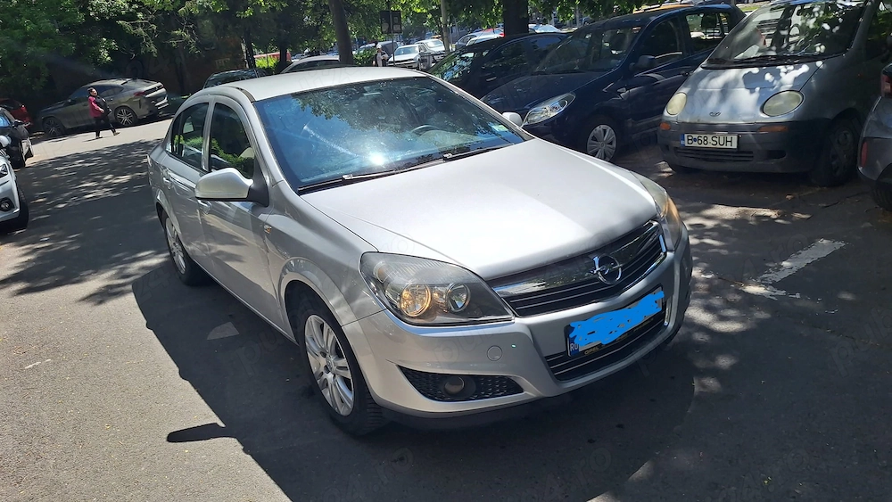 OPEL ASTRA H 2013 SEDAN KM 105777 (Km reali) in stare buna