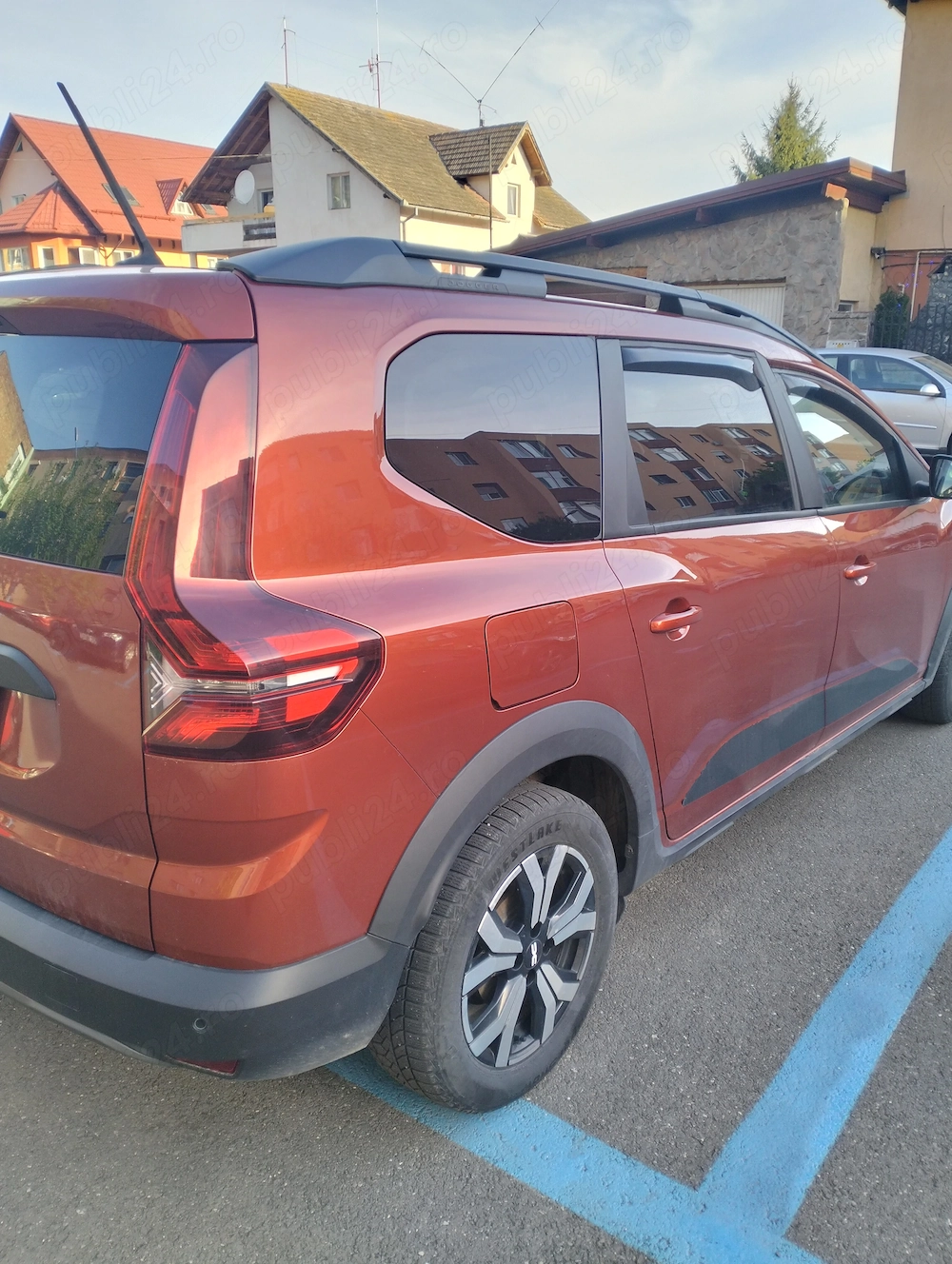 Vând Dacia jogger. An fabricație decembrie 2022 benzină și GPL kilometri 39000 unii proprietari cump
