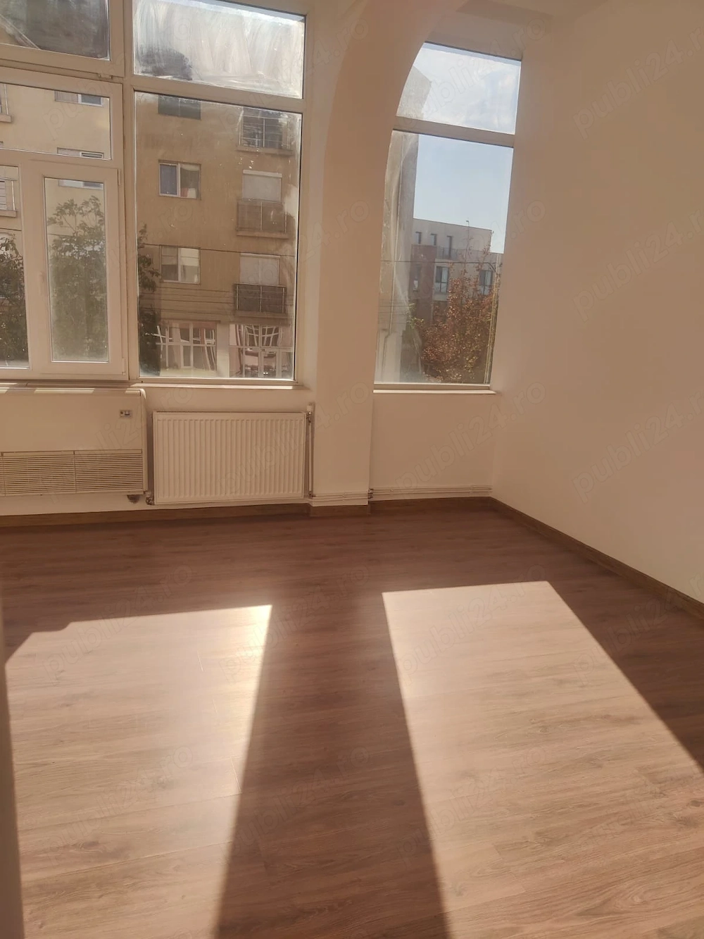 Spațiu comercial   birouri de închiriat   250 mp utili   Str. Meziadului 2B, Oradea