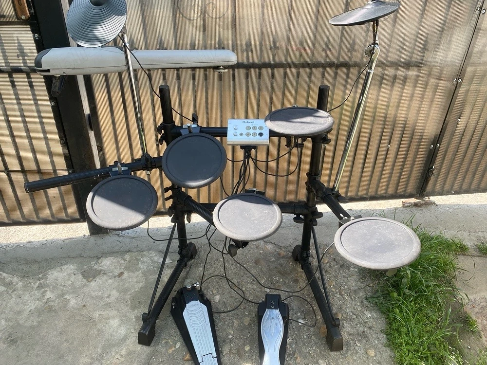 tobe electronice Roland
