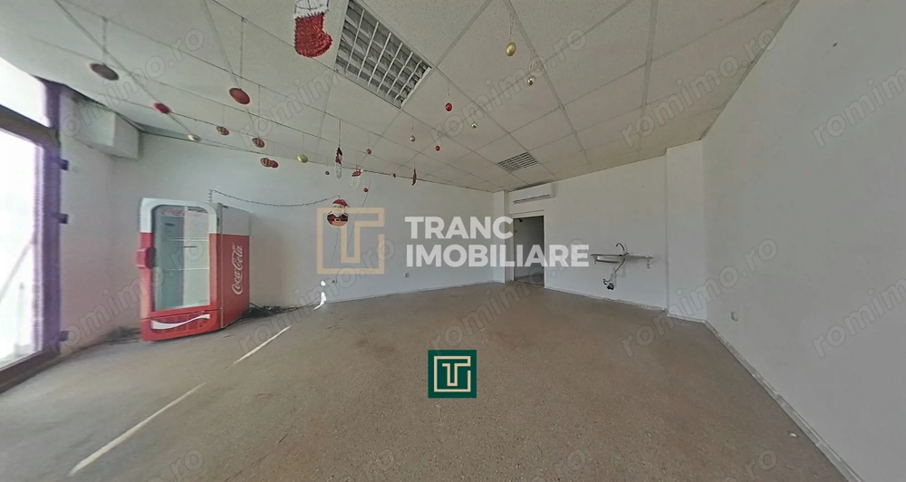 Spațiu comercial de închiriat – Vad excelent în Piața Catedralei, Arad