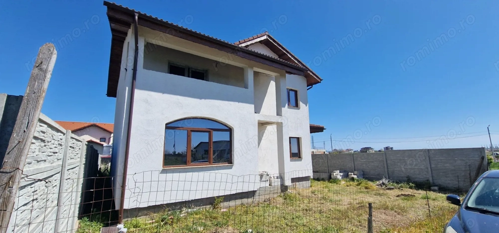 Vila P+1, zona linistita, pentru doua famili.