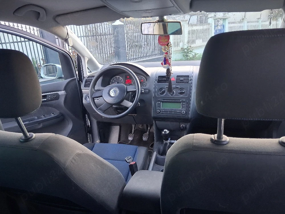se vinde vw touran 