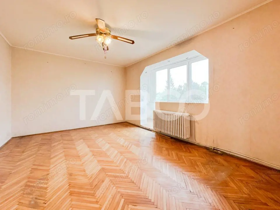 Apartament cu 4 camere de vanzare cu boxa in Manastur