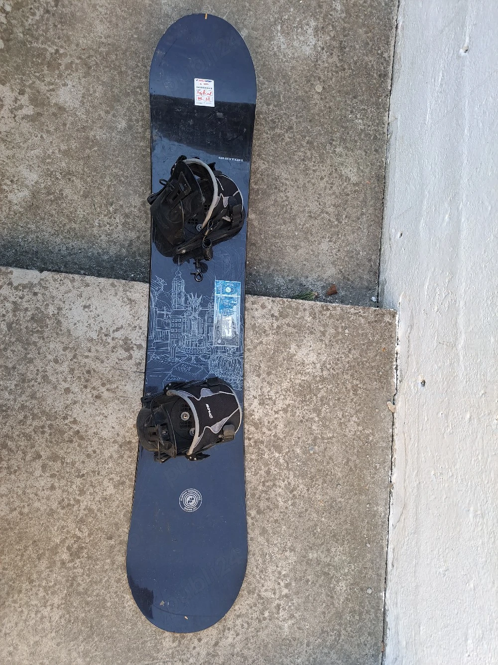 vand placa snowboard+ce se vede în poze
